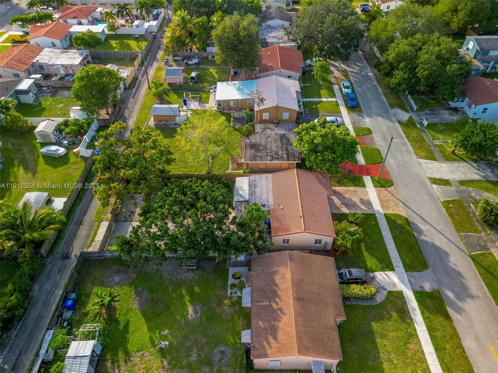 HOLLYWOOD PARK - Residential Lease