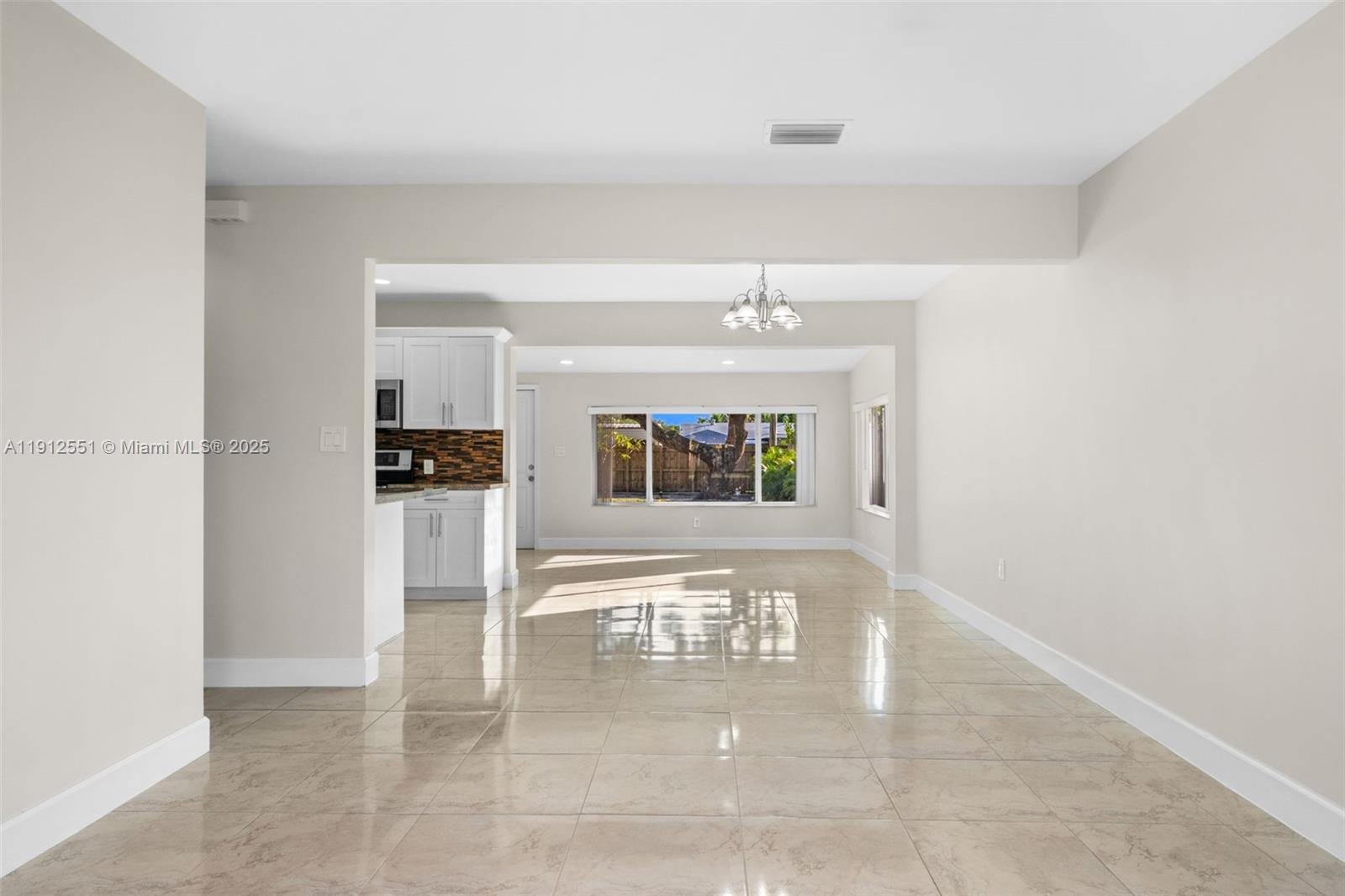 HOLLYWOOD PARK - Residential Lease