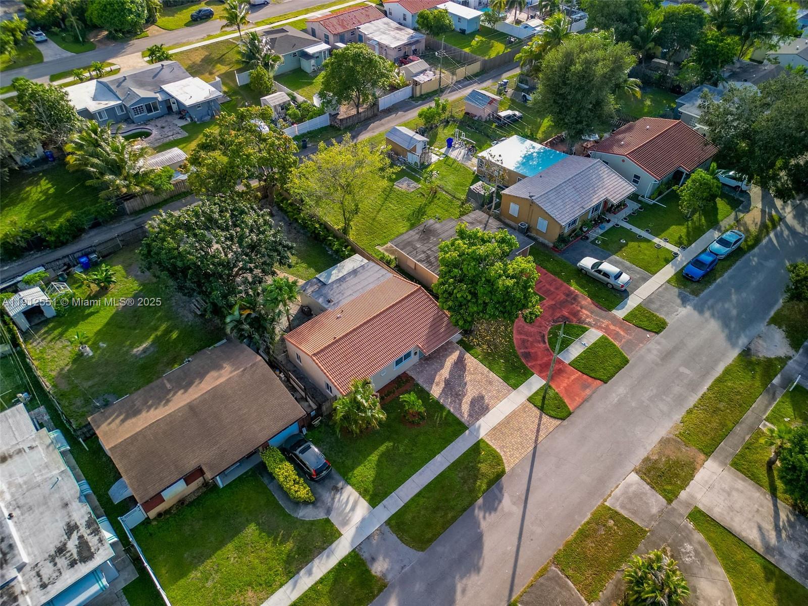 HOLLYWOOD PARK - Residential Lease