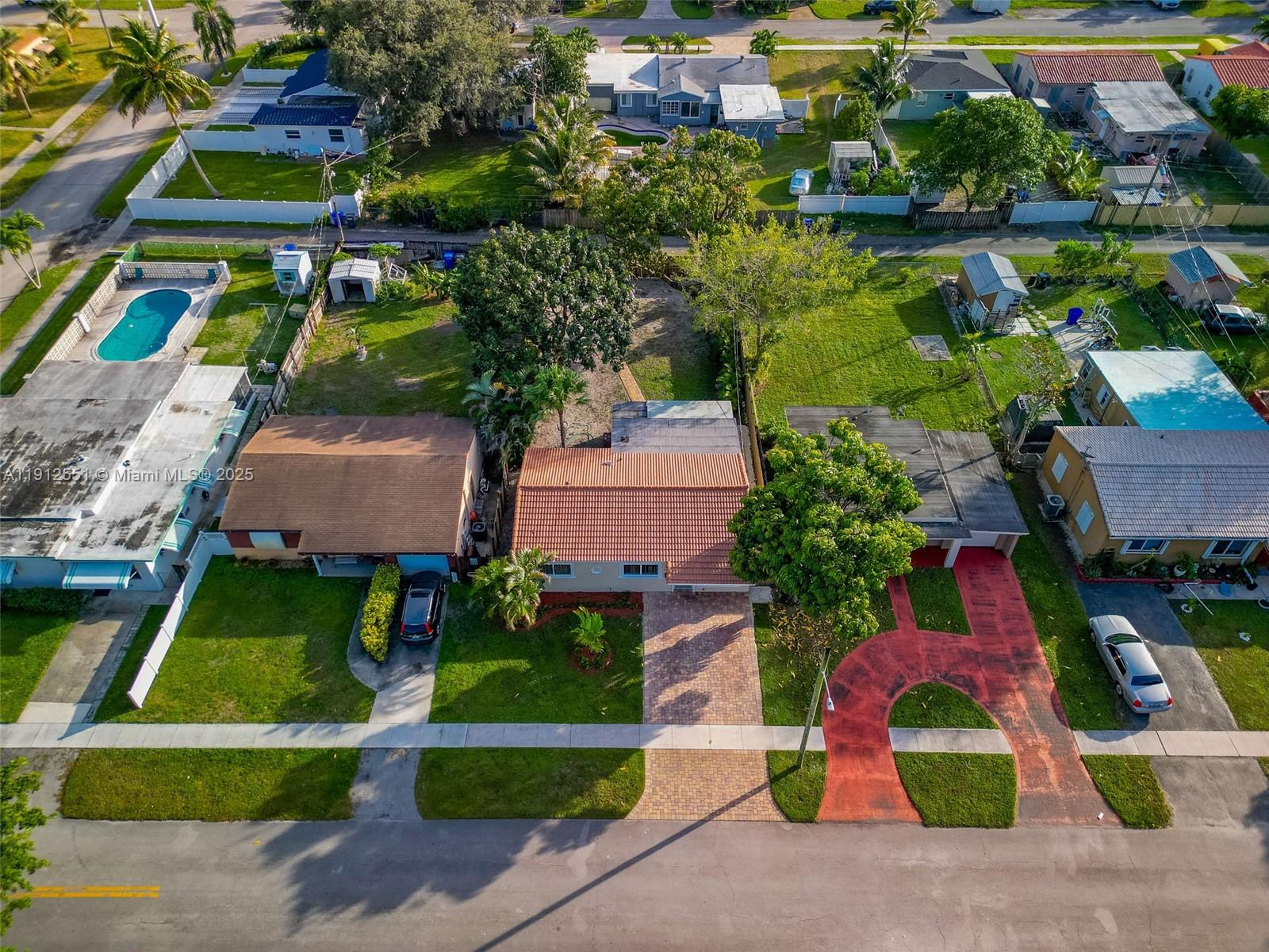 HOLLYWOOD PARK - Residential Lease