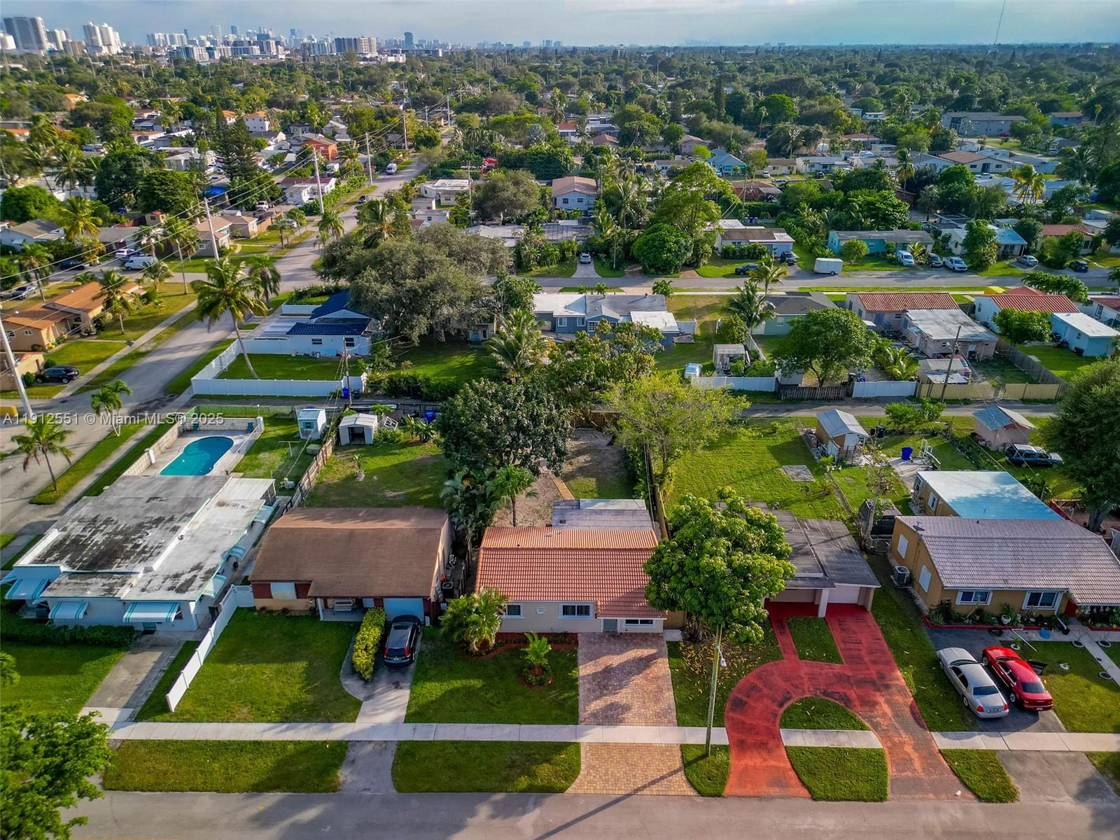 HOLLYWOOD PARK - Residential Lease