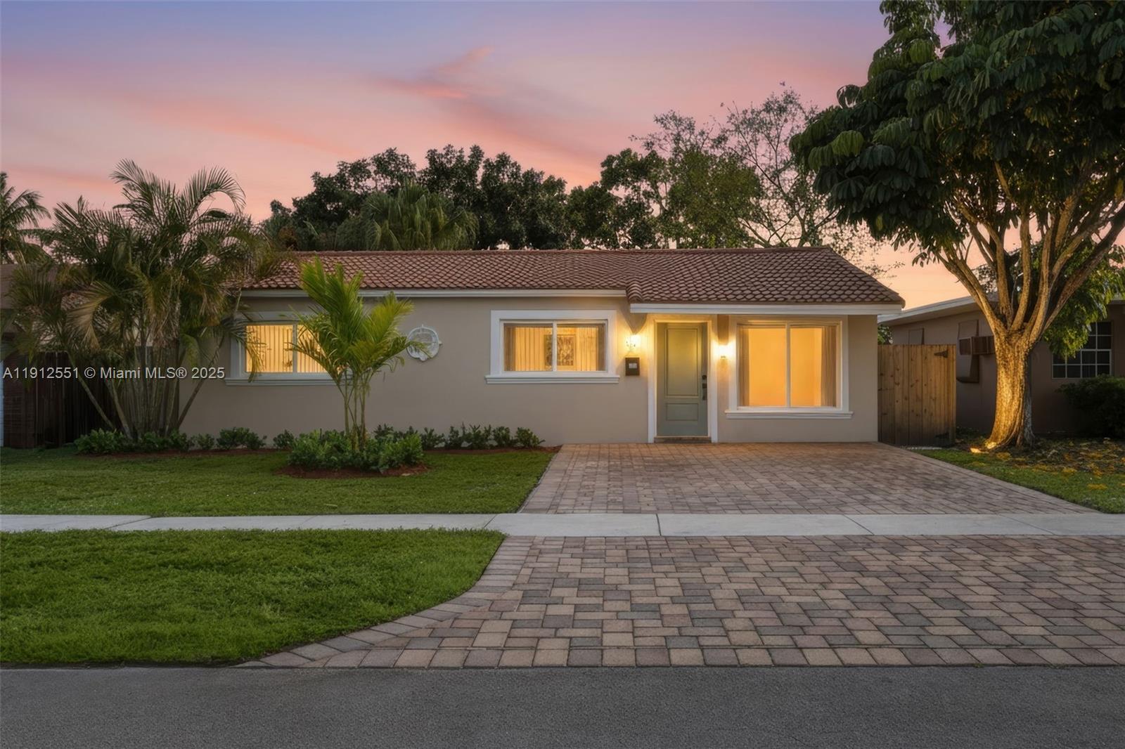 HOLLYWOOD PARK - Residential Lease