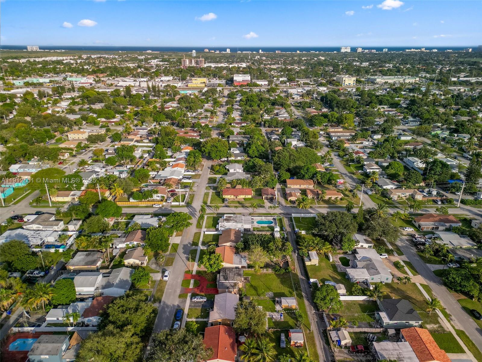 HOLLYWOOD PARK - Residential Lease