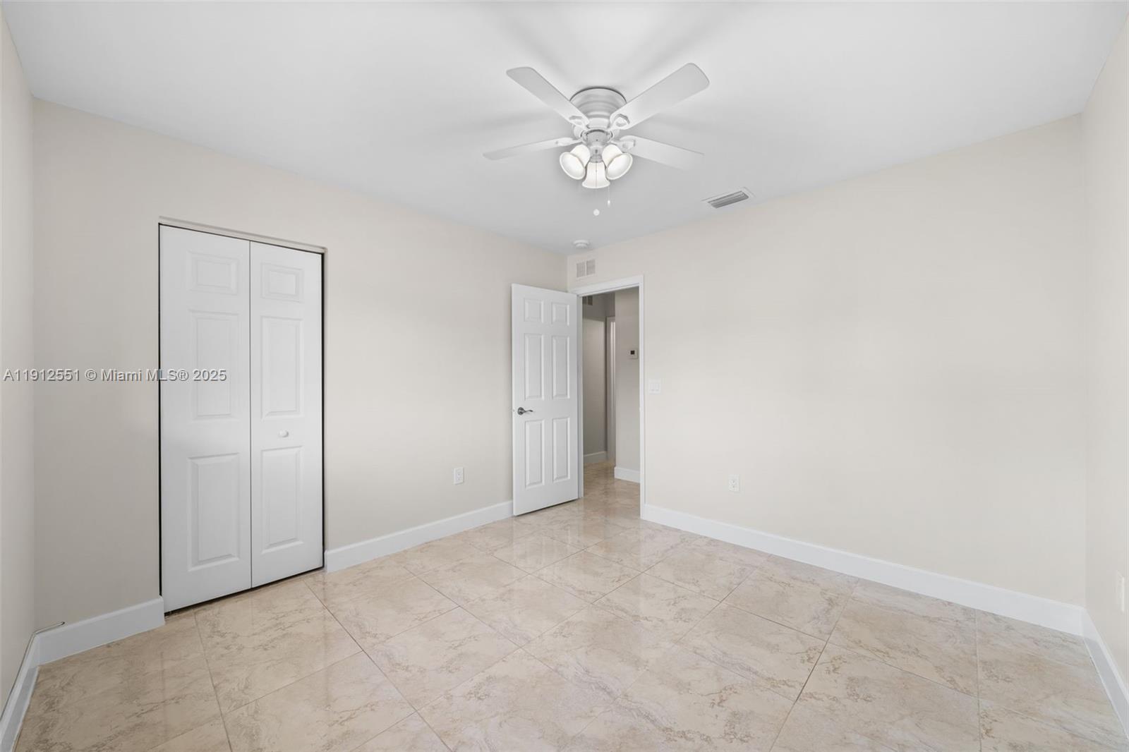 HOLLYWOOD PARK - Residential Lease