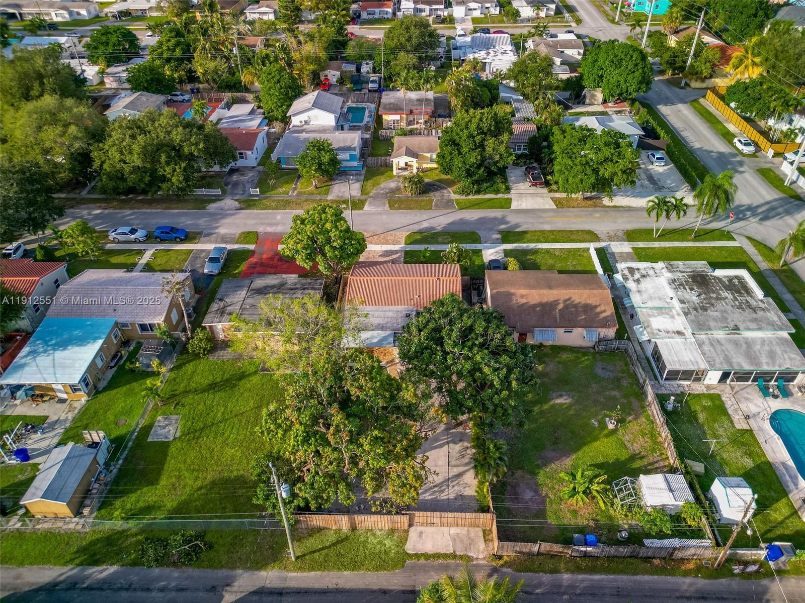 HOLLYWOOD PARK - Residential Lease