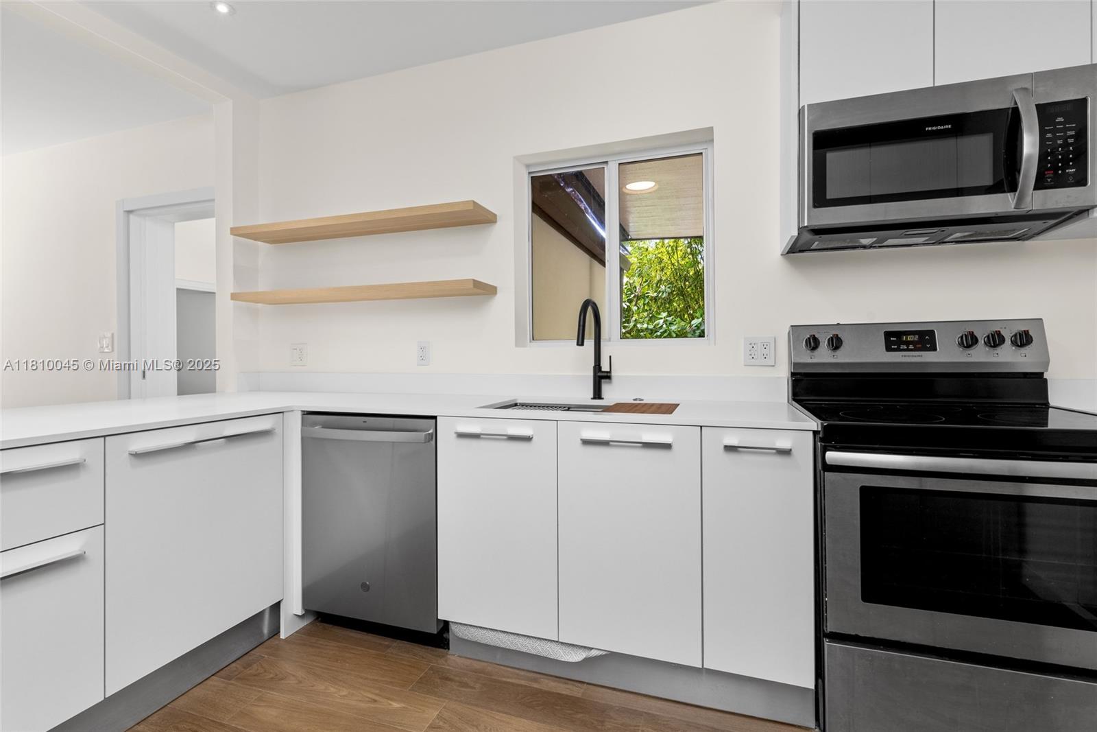COLUMBIA PARK CORR PL - Residential