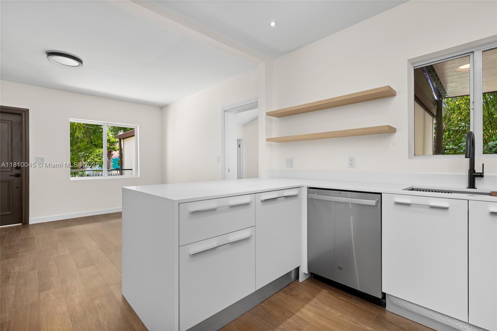 COLUMBIA PARK CORR PL - Residential