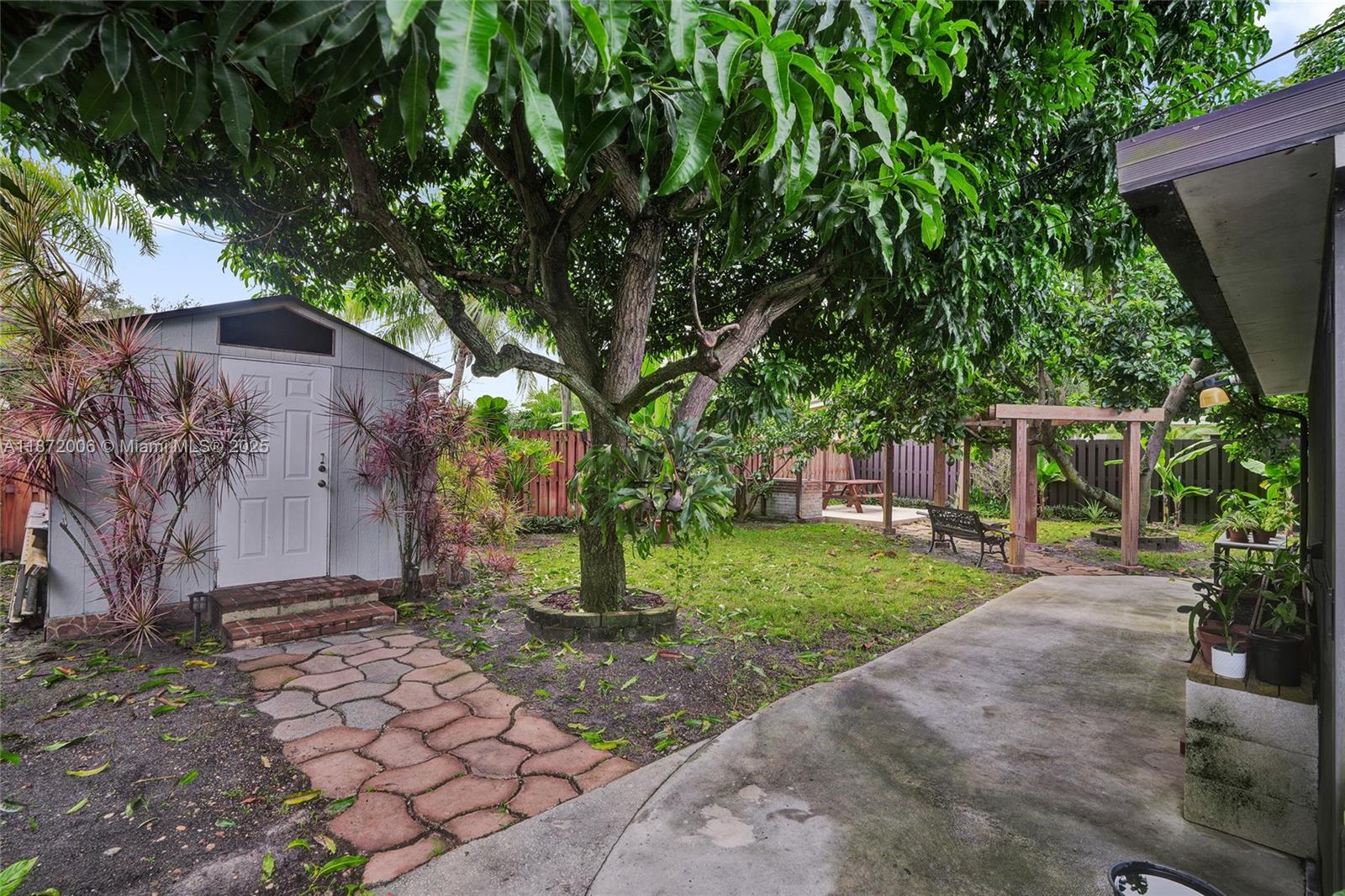 BREEZE HAVEN NO 4 - Residential