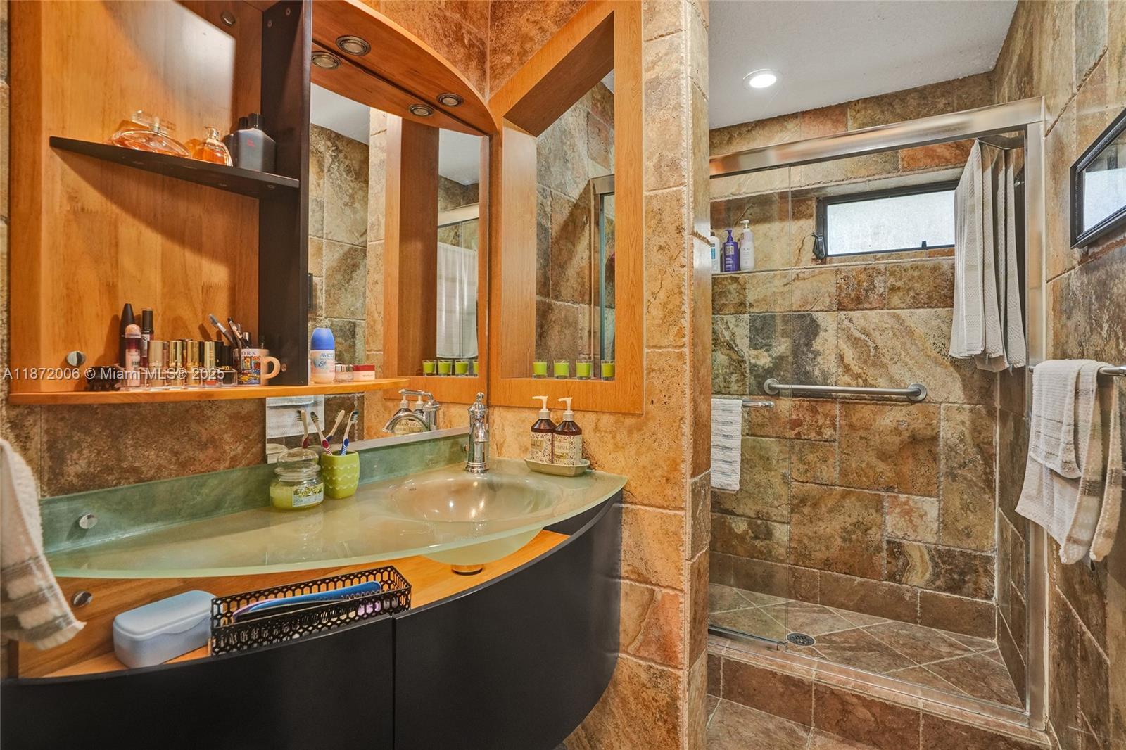 BREEZE HAVEN NO 4 - Residential