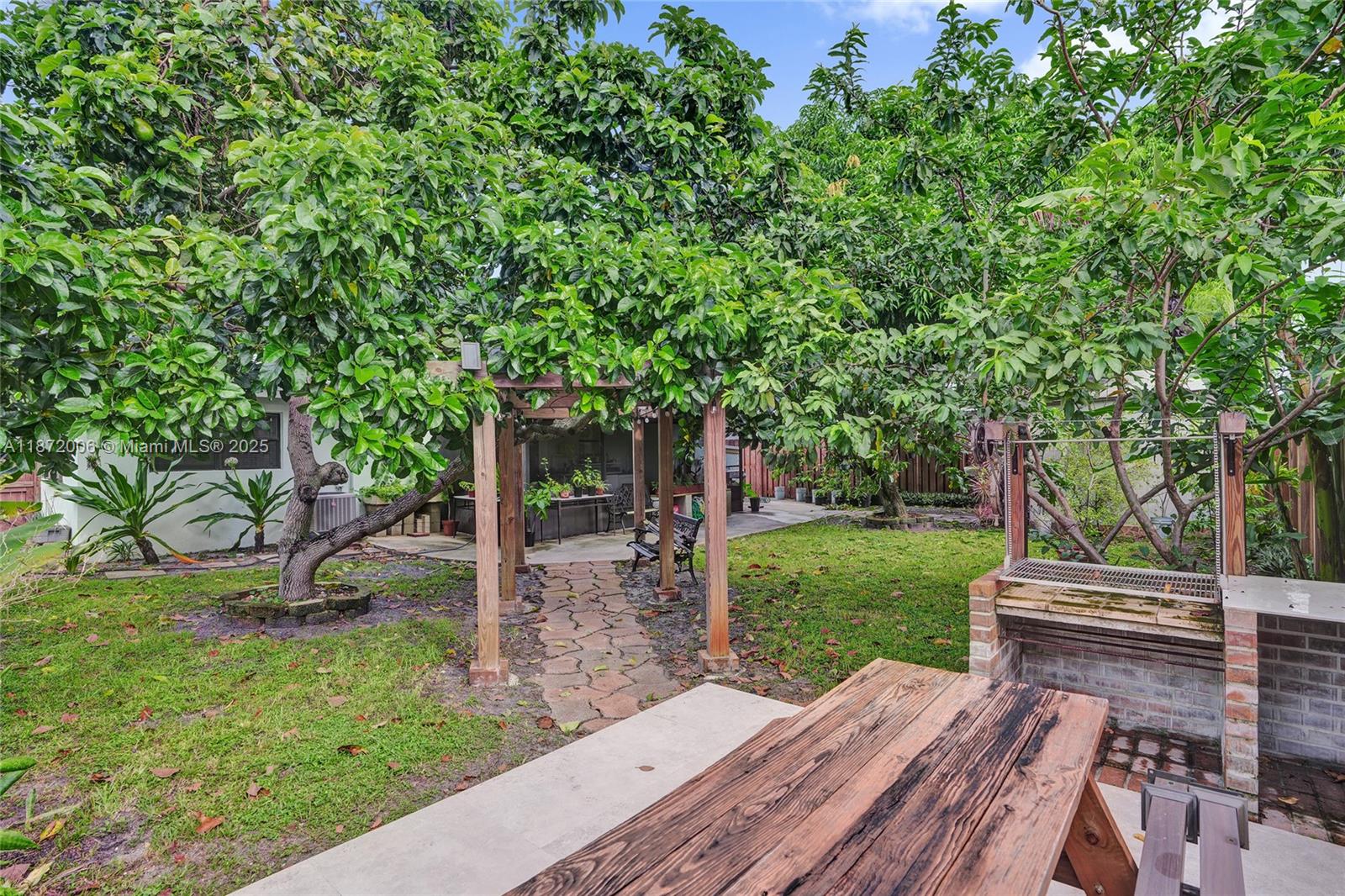 BREEZE HAVEN NO 4 - Residential