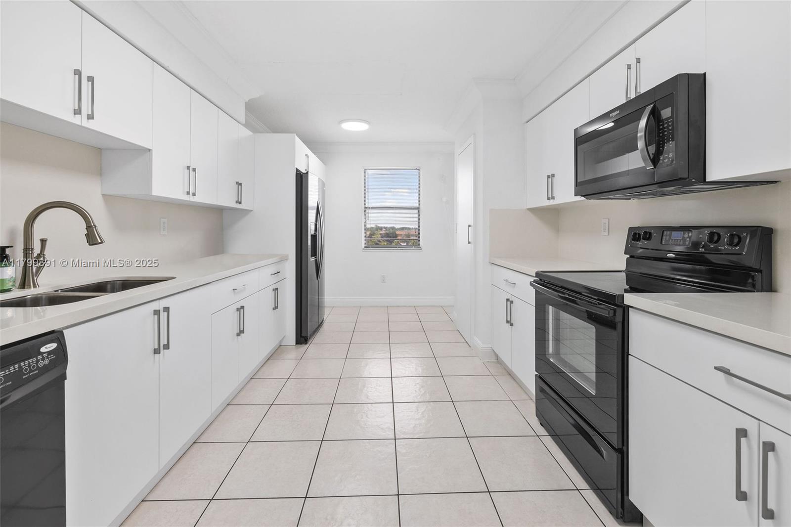 VISIONS AT FOUNTAINBLEAU - Residential