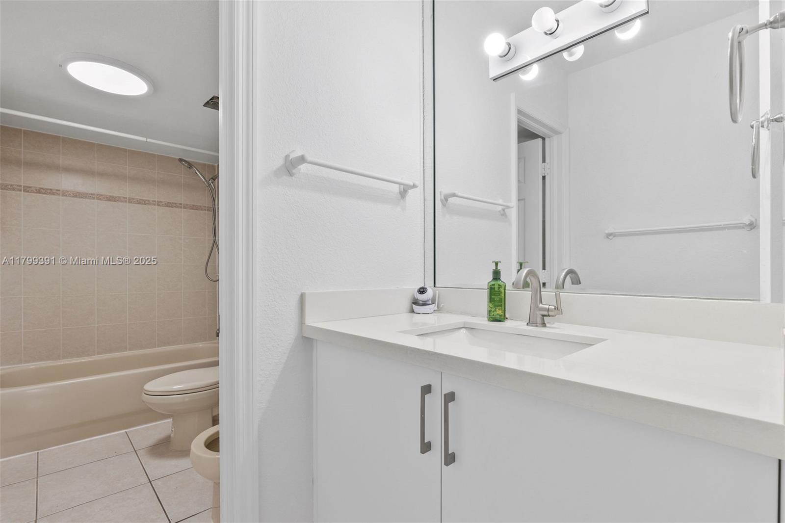 VISIONS AT FOUNTAINBLEAU - Residential