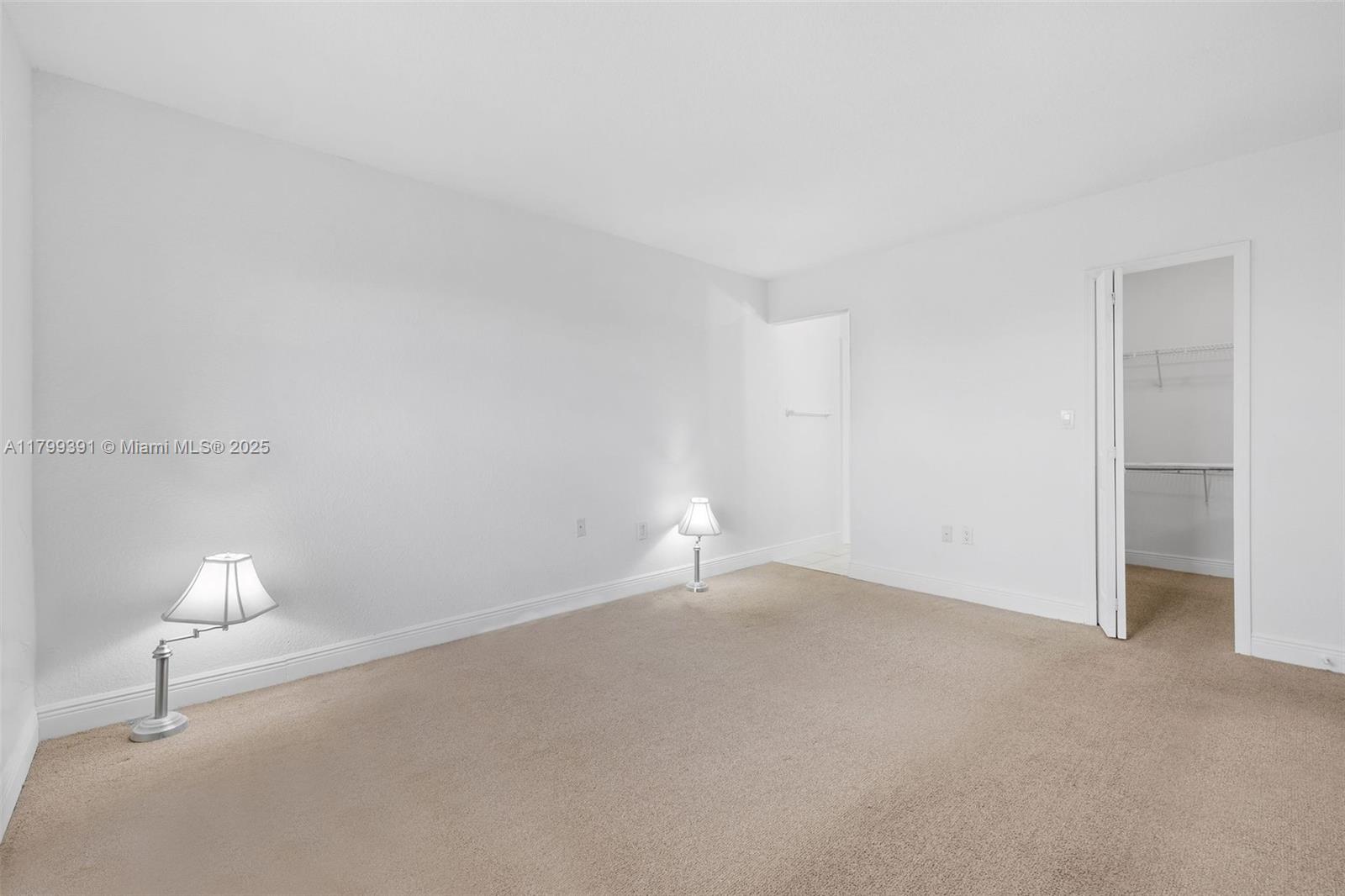 VISIONS AT FOUNTAINBLEAU - Residential