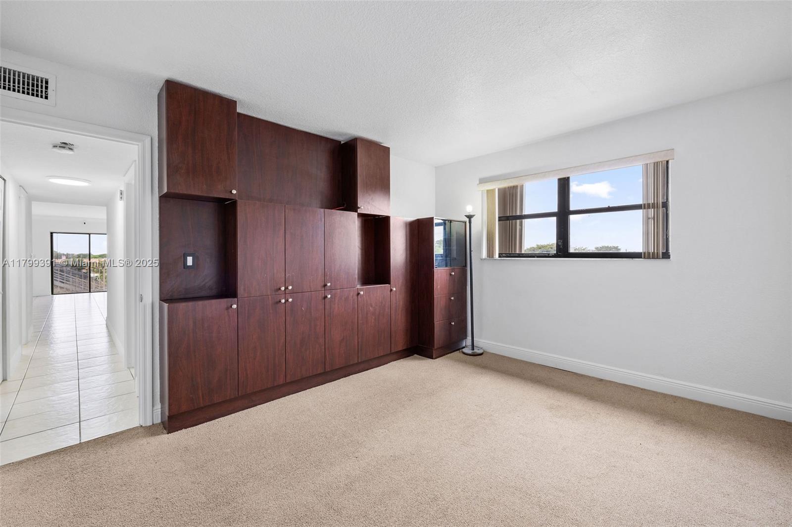 VISIONS AT FOUNTAINBLEAU - Residential