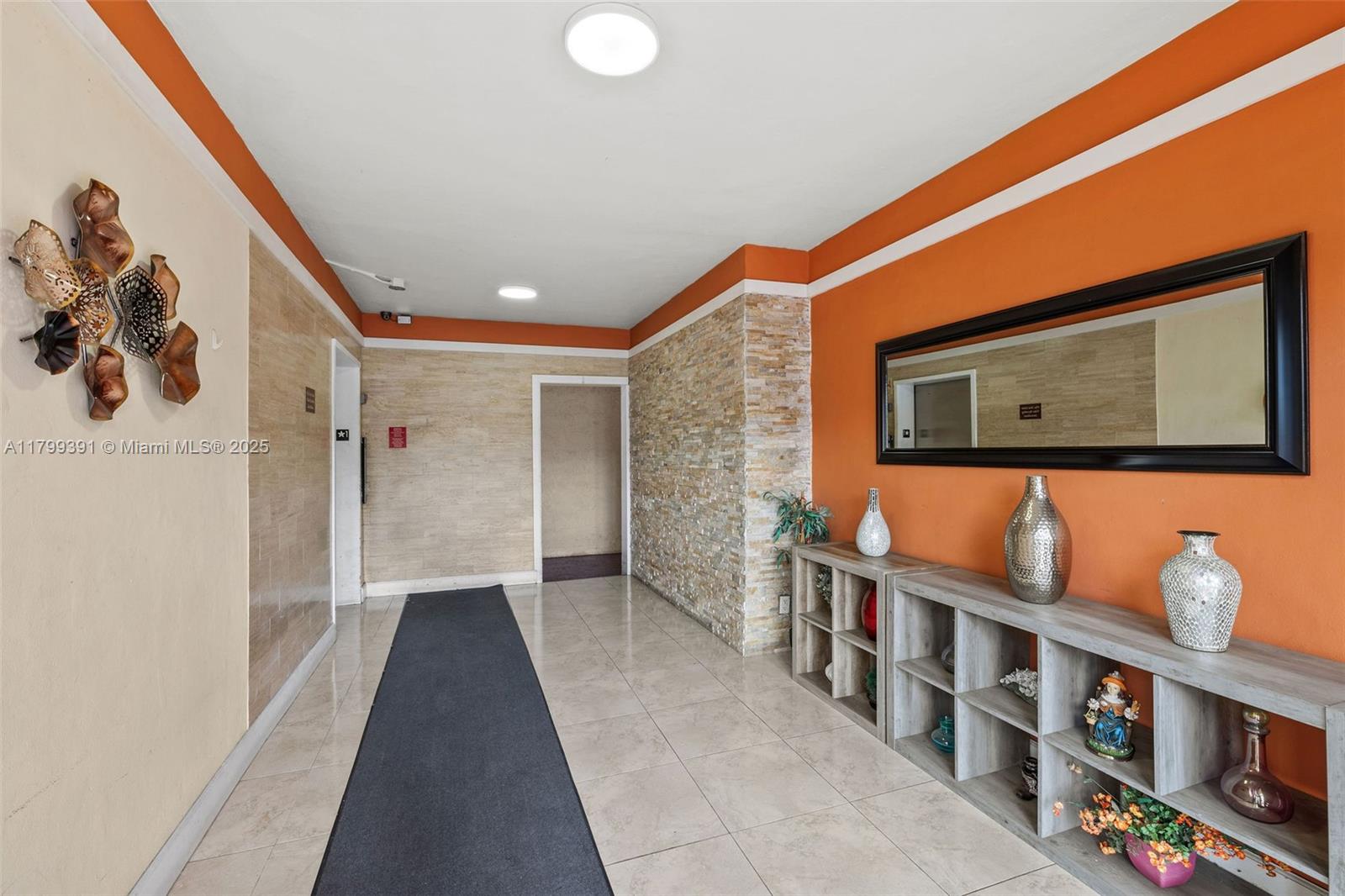 VISIONS AT FOUNTAINBLEAU - Residential