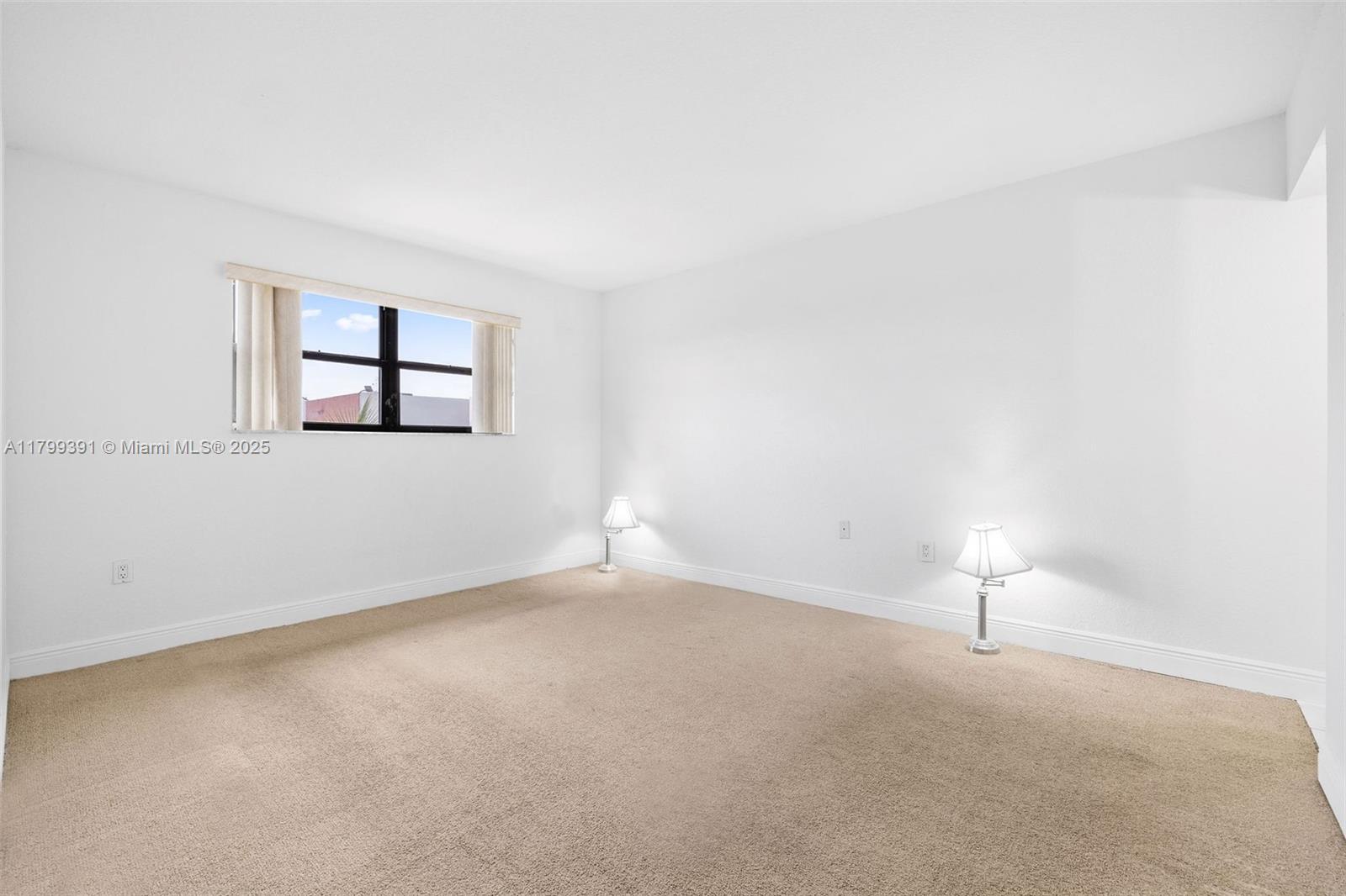 VISIONS AT FOUNTAINBLEAU - Residential