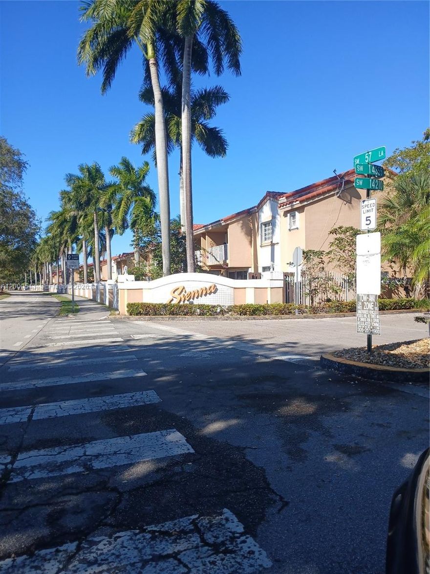 Spacious 2/2.5, tiled floors downstairs and wood upstairs, clean and ready to go, excellent location, near golfcourse, backtrail for jogging and biking, spectacular view of Kendall Lakes Park, close to most major grocerystores, located within high performing schools' boundaries and easy access to turnpike.