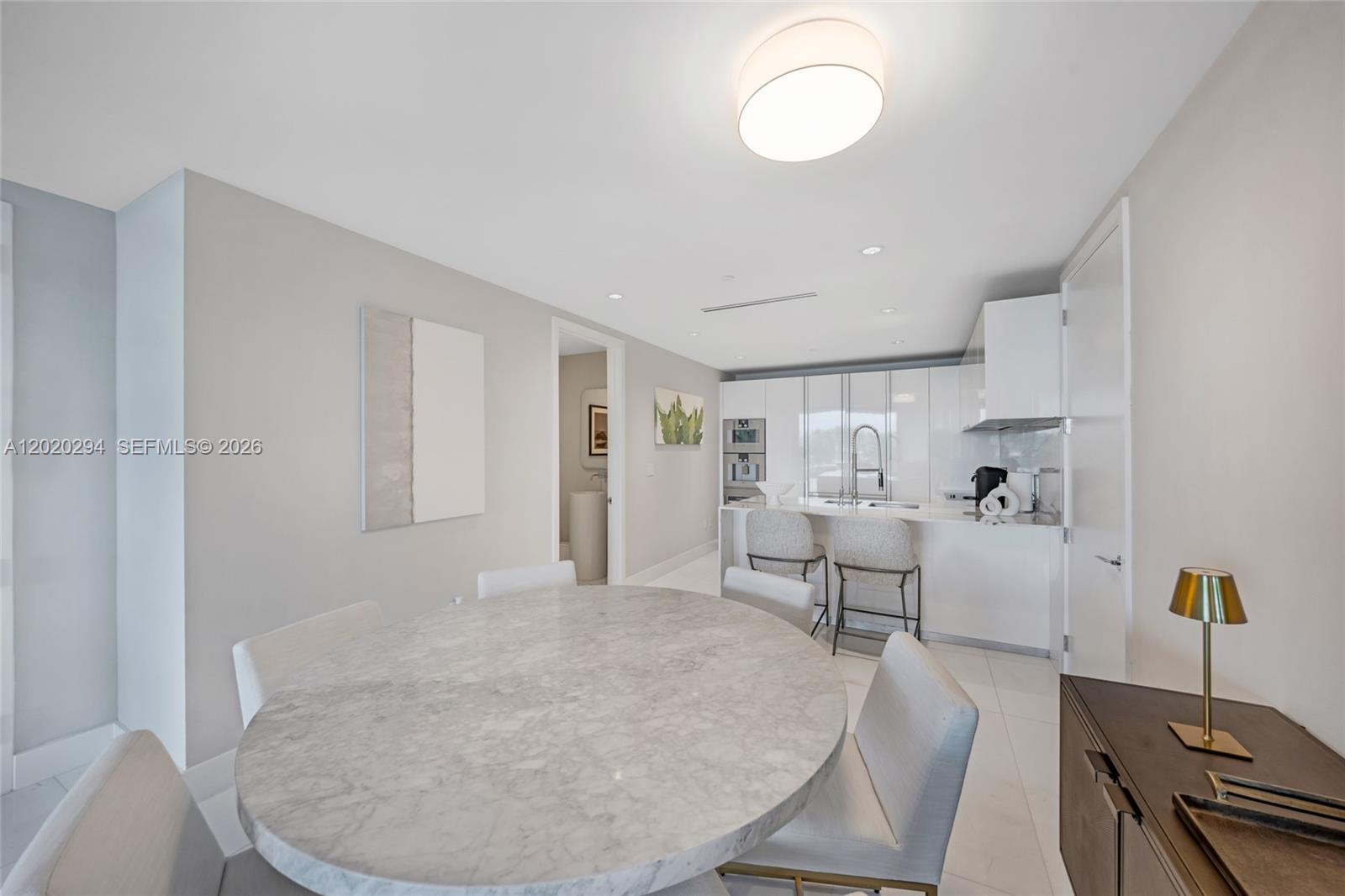 10201 Collins Ave 305