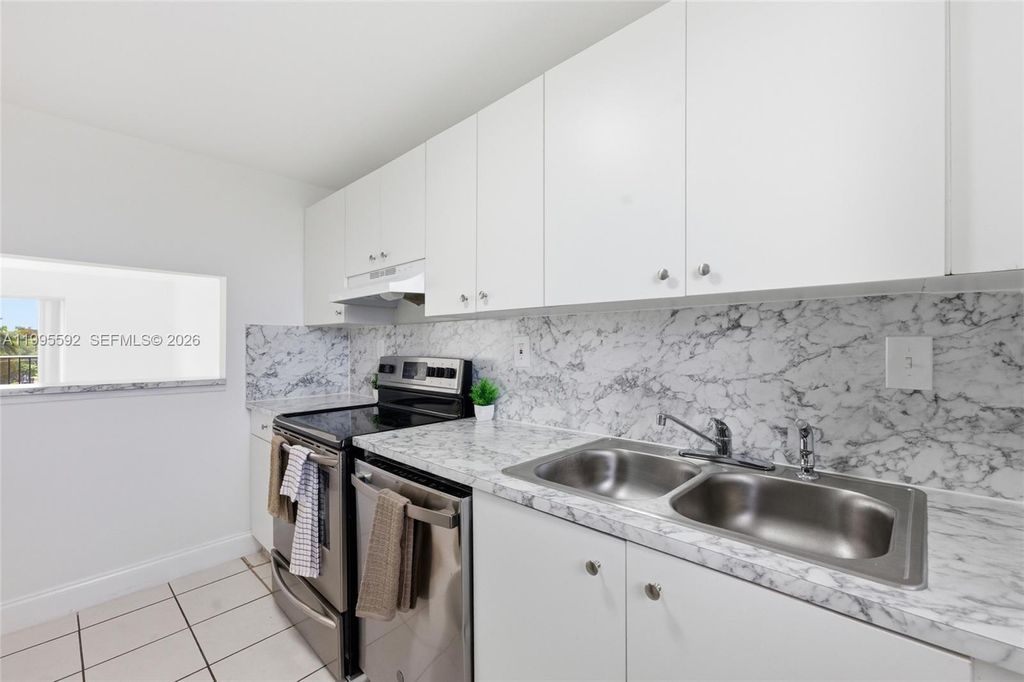 Photo of 2520 N Andrews Ave #401, Wilton Manors, FL 33311 (MLS # A11995592)