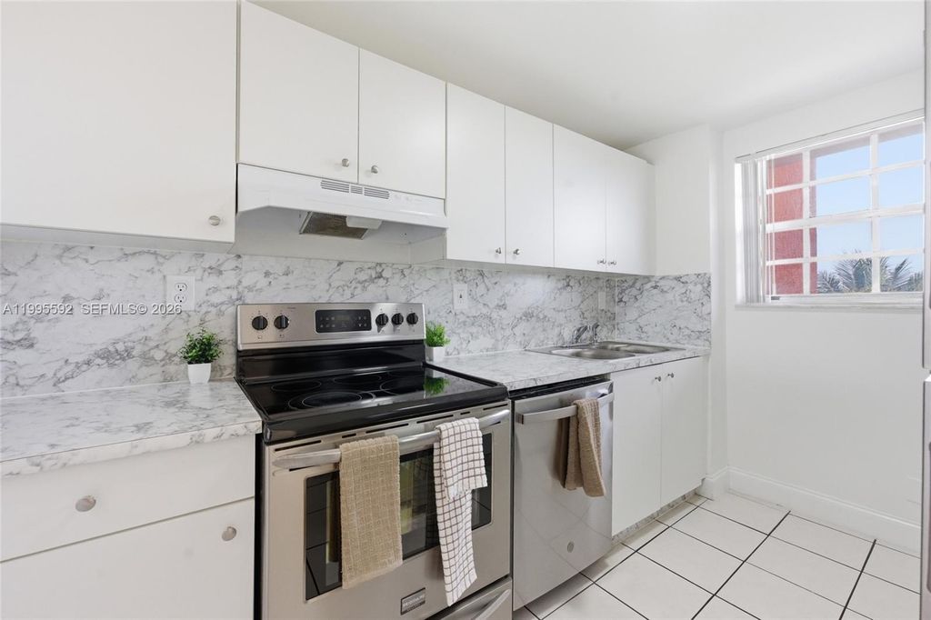 Photo of 2520 N Andrews Ave #401, Wilton Manors, FL 33311 (MLS # A11995592)