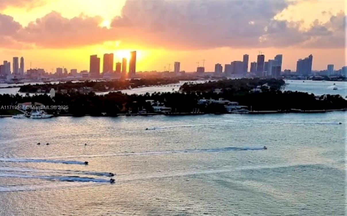 THE FLORIDIAN CONDO - Residential