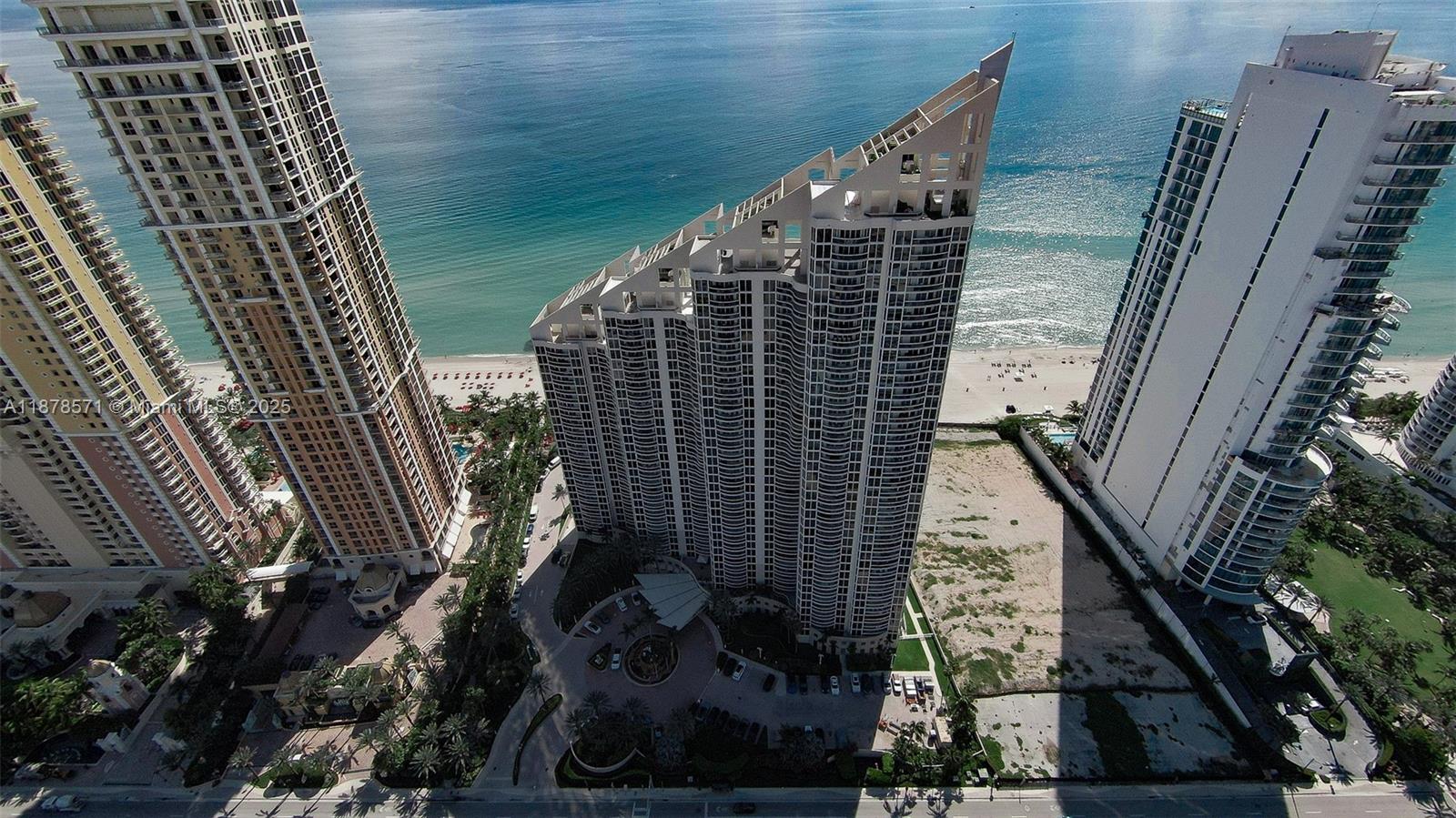 17555 Collins Ave 704