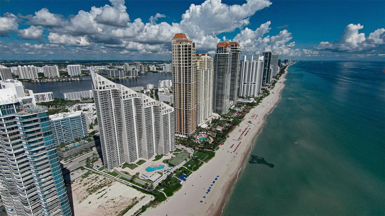 THE PINNACLE CONDO - Residential