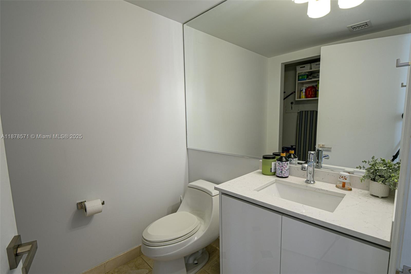 THE PINNACLE CONDO - Residential