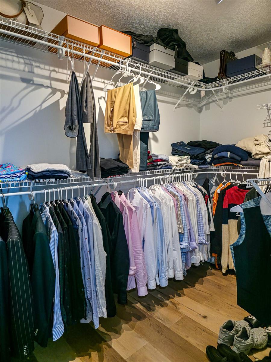 THE PINNACLE CONDO - Residential