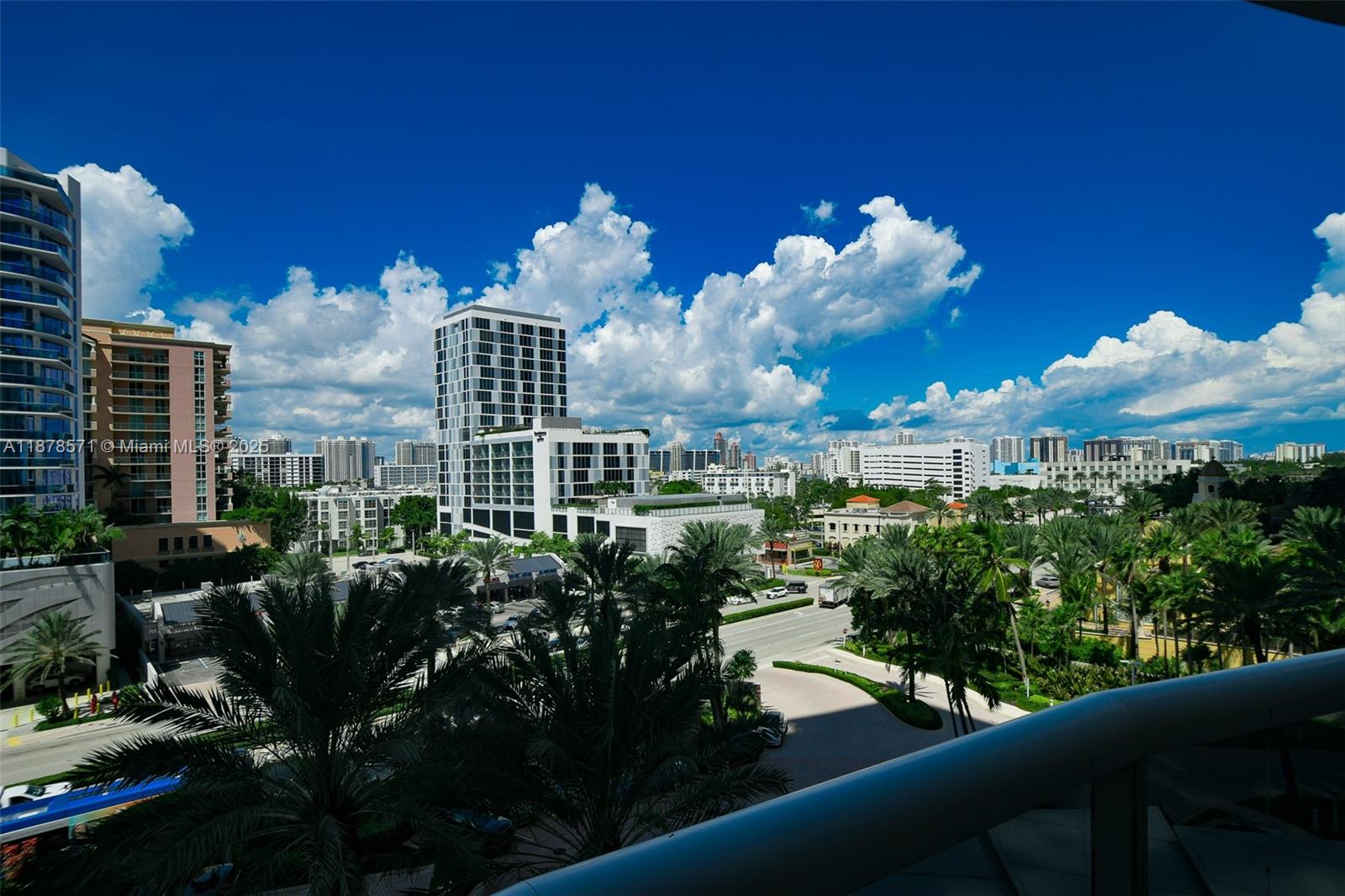 THE PINNACLE CONDO - Residential