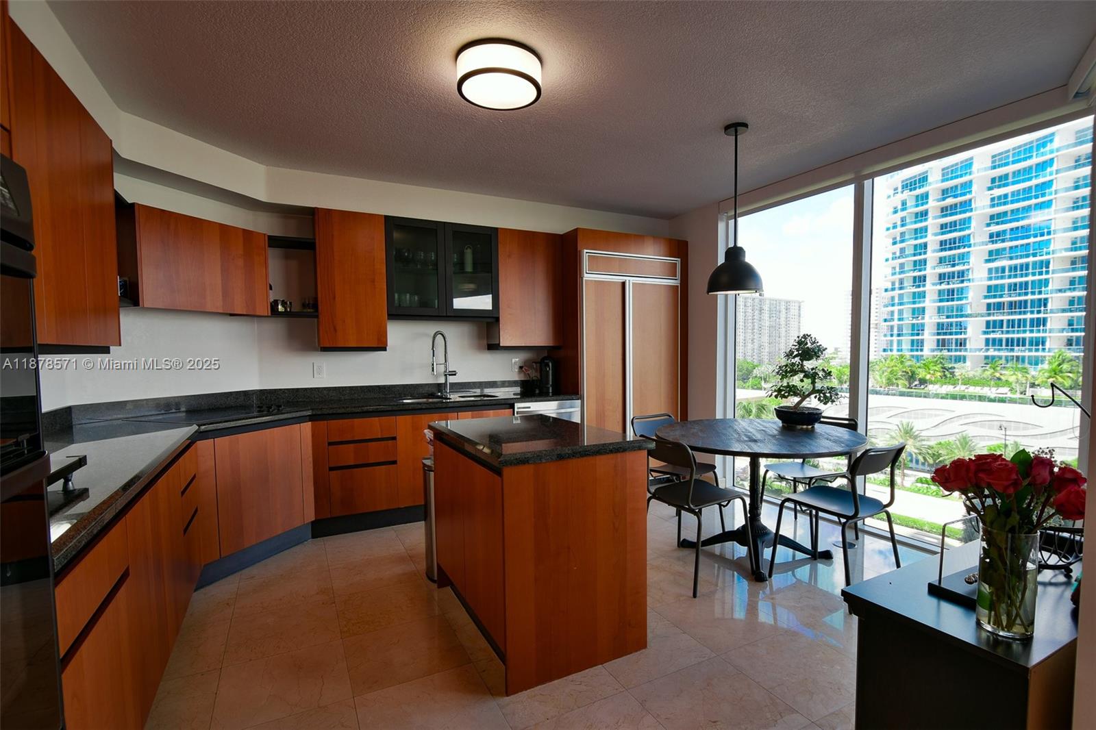 THE PINNACLE CONDO - Residential