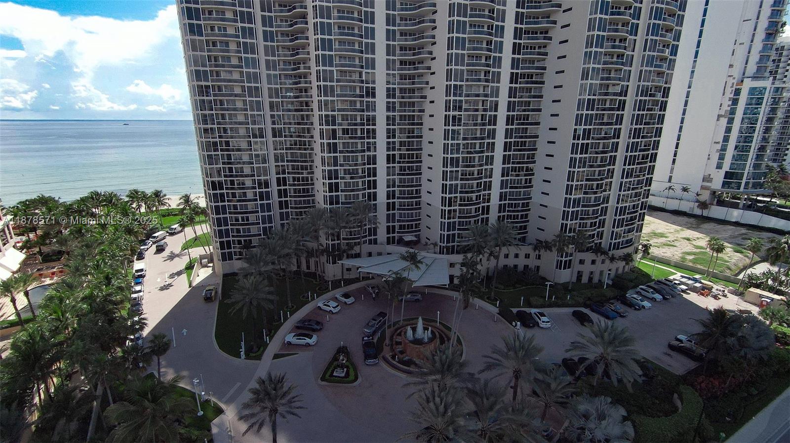 THE PINNACLE CONDO - Residential