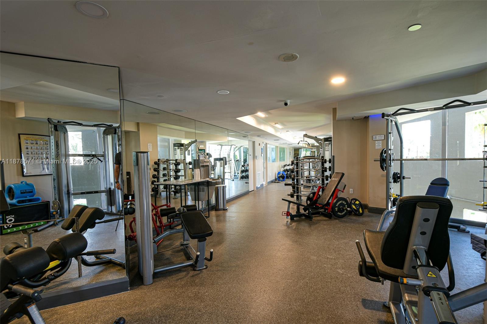 THE PINNACLE CONDO - Residential