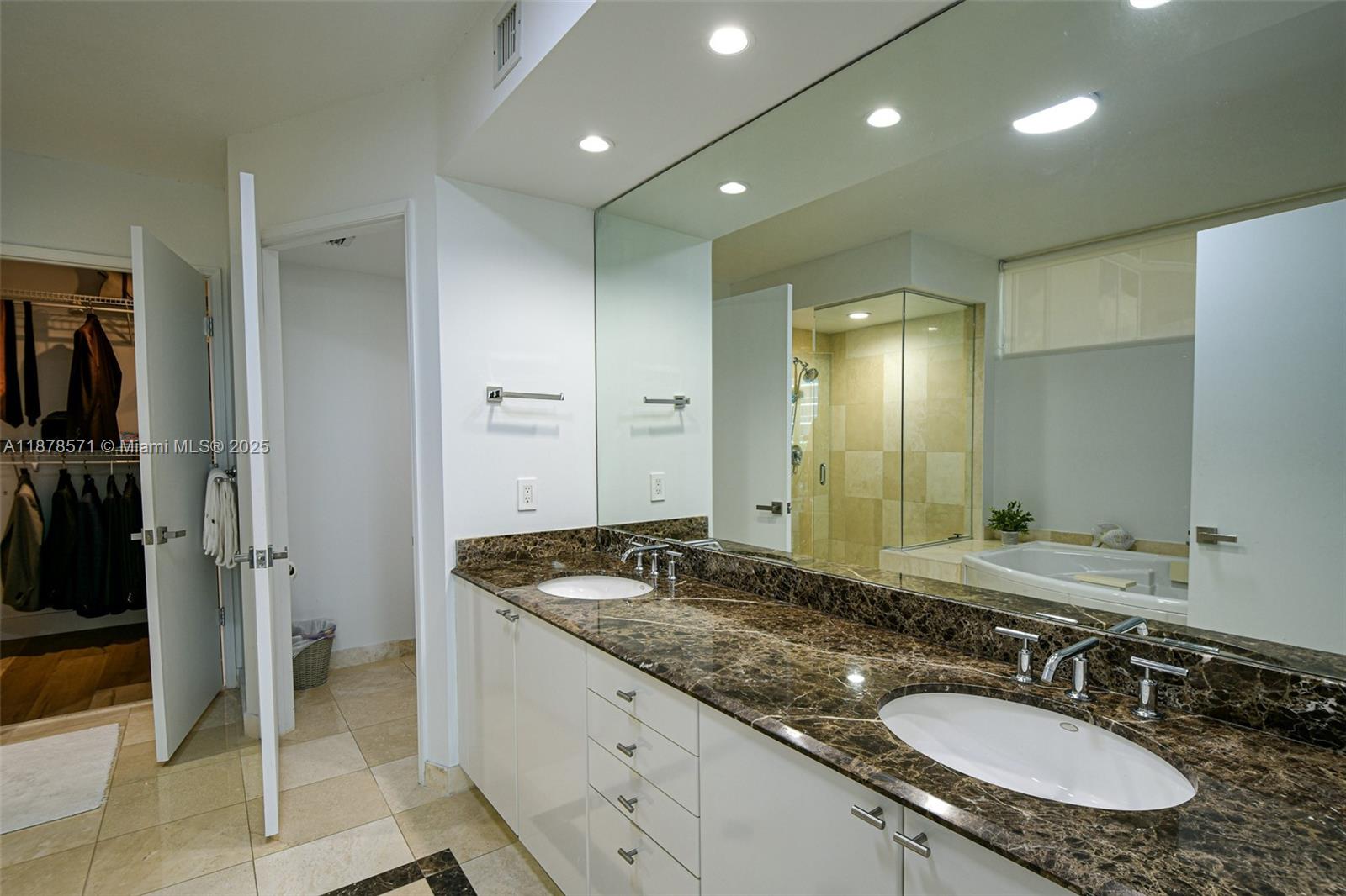 THE PINNACLE CONDO - Residential