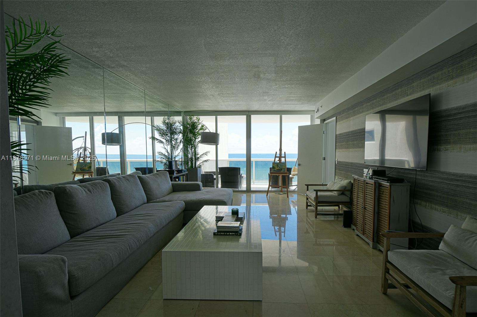 THE PINNACLE CONDO - Residential