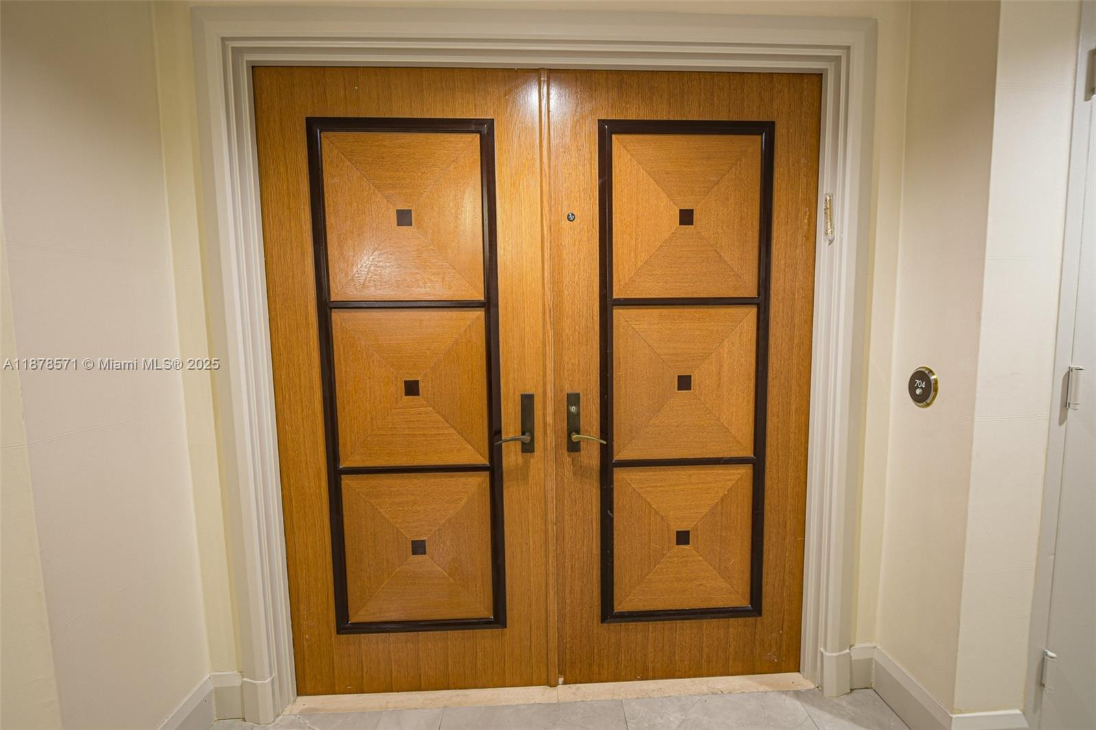 THE PINNACLE CONDO - Residential