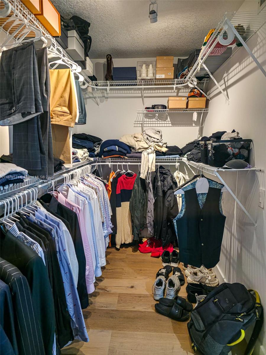 THE PINNACLE CONDO - Residential