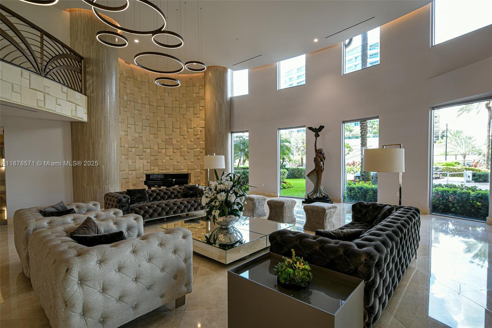 THE PINNACLE CONDO - Residential