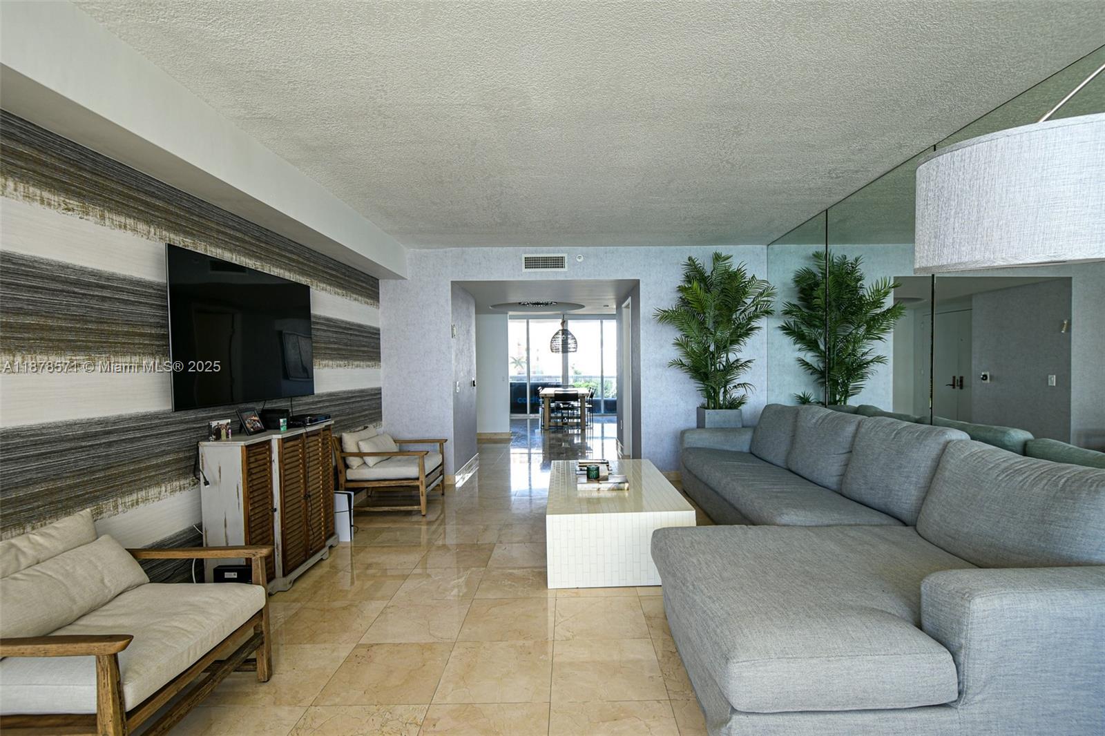 THE PINNACLE CONDO - Residential