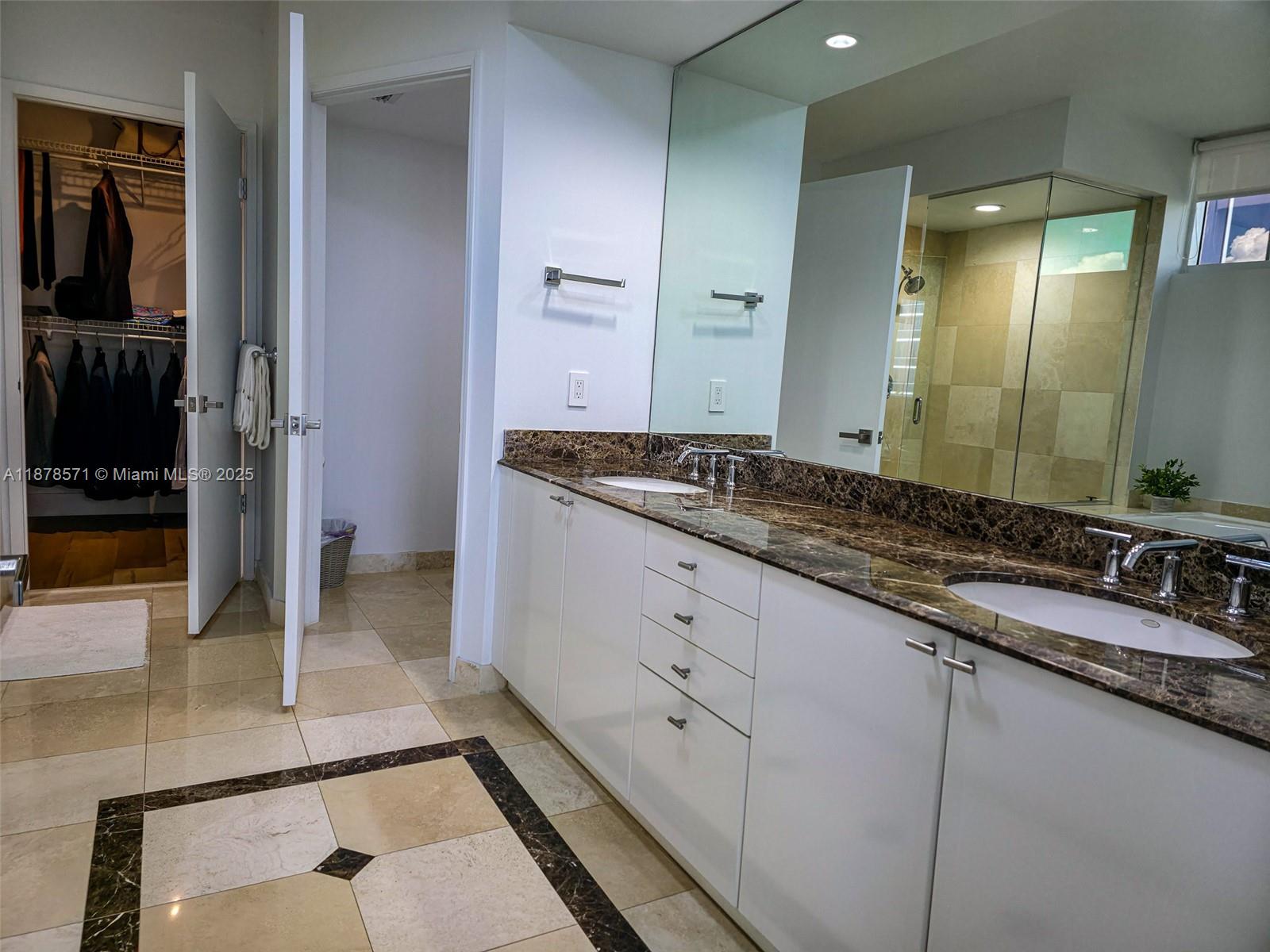 THE PINNACLE CONDO - Residential