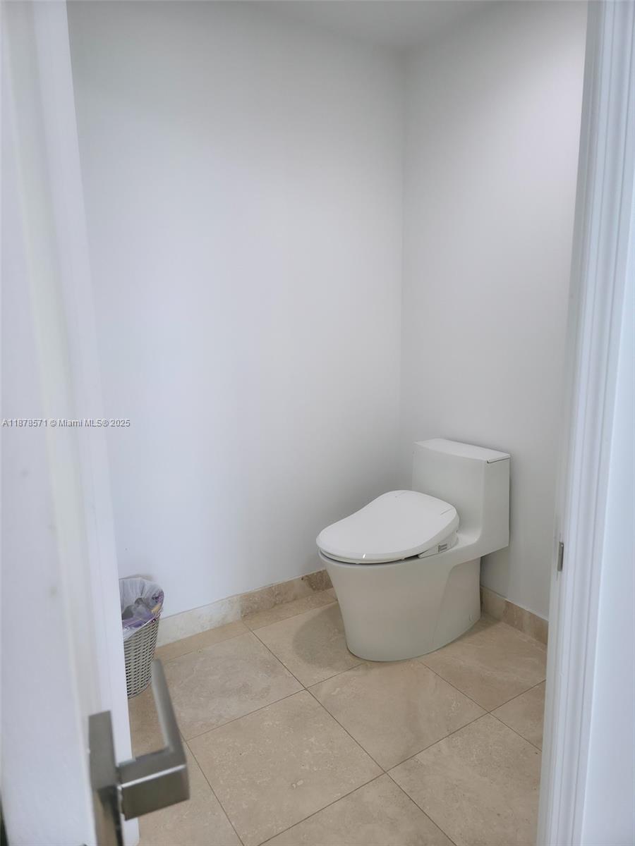 THE PINNACLE CONDO - Residential