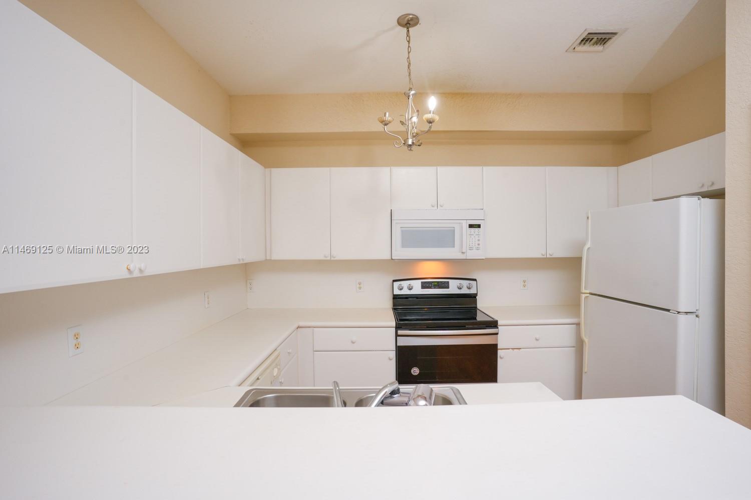 SHOMA COURTYARDS I AT ROY - Residential