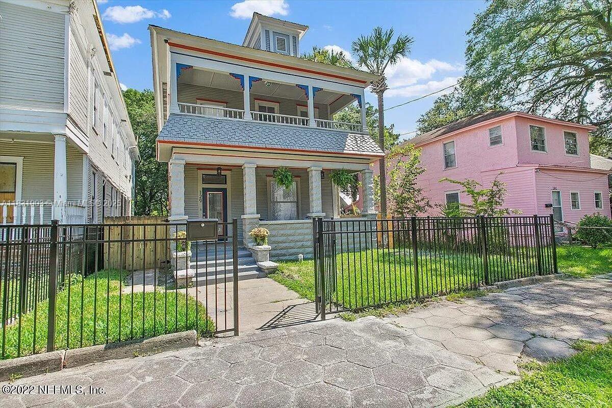 Charming 1914 Victorian style.
Renovated 4-bedroom, 2.5-bathroom home in Jacksonville’s Springfield neighborhood.
Features include a cozy fireplace, spacious living areas, and classic architectural details like the welcoming wraparound porch with decorative columns. The recent renovation ensures updated systems while preserving the home’s original character and craftsmanship.
Outside, enjoy a well-maintained yard with attractive fencing.