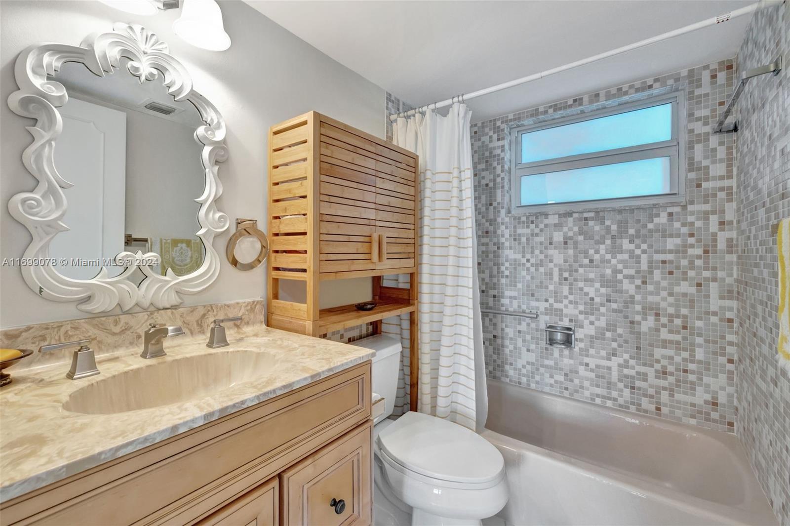 GRANADA HOUSE CONDOMINIUM - Residential