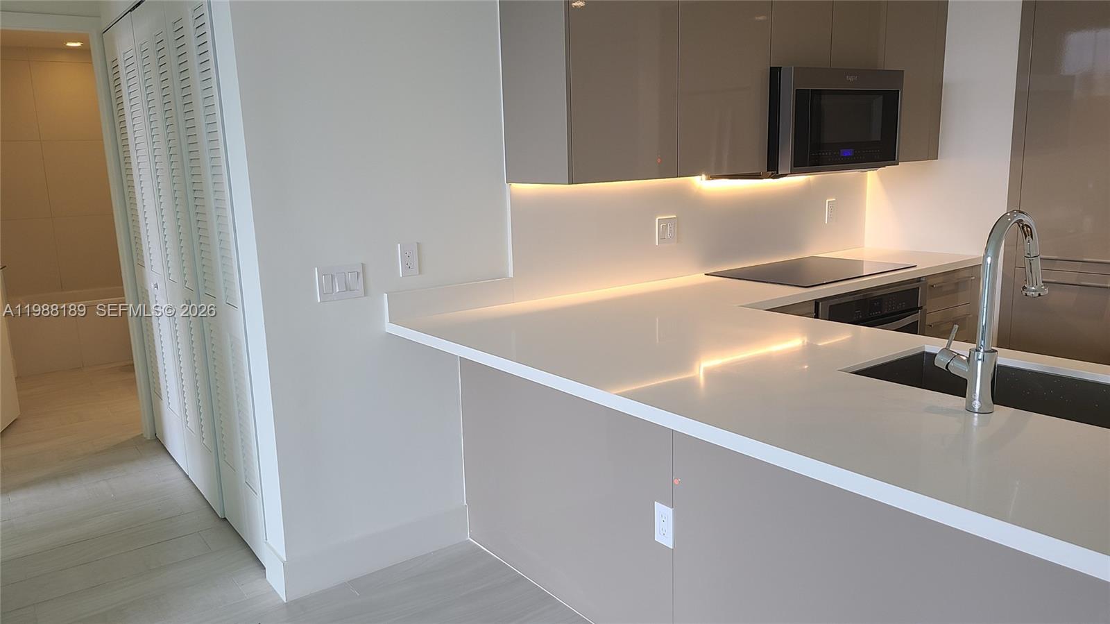 METROPICA NORTH TOWER ONE - Residential