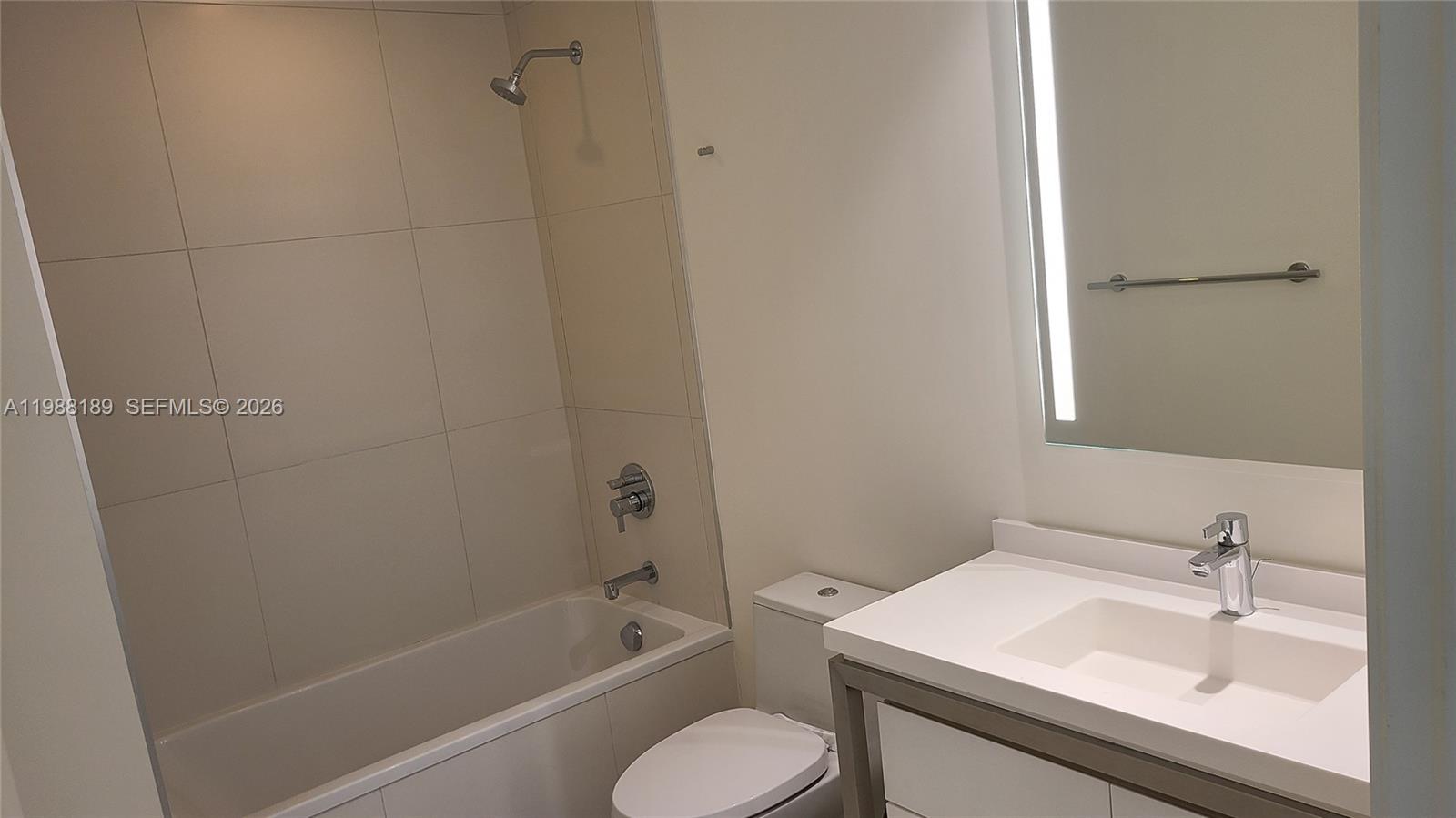 METROPICA NORTH TOWER ONE - Residential