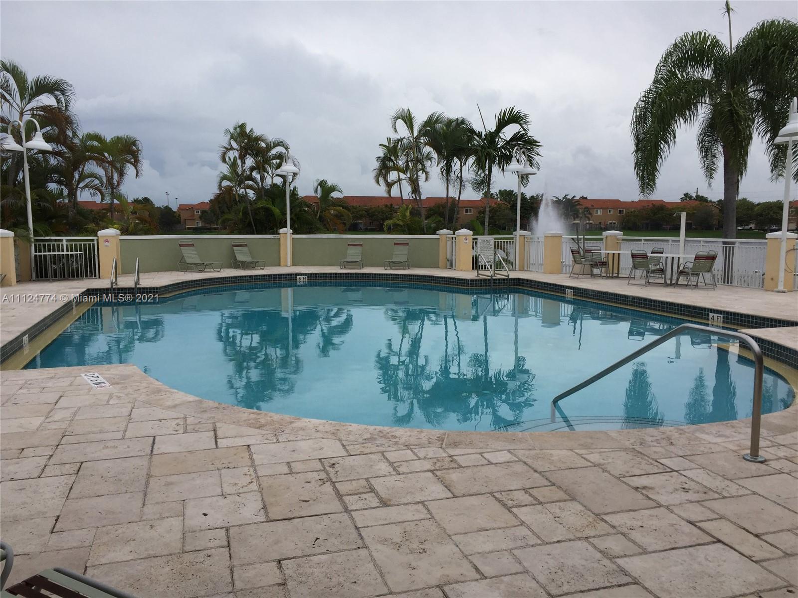 LE CLUB AT OLD CUTLER CON - Residential Lease