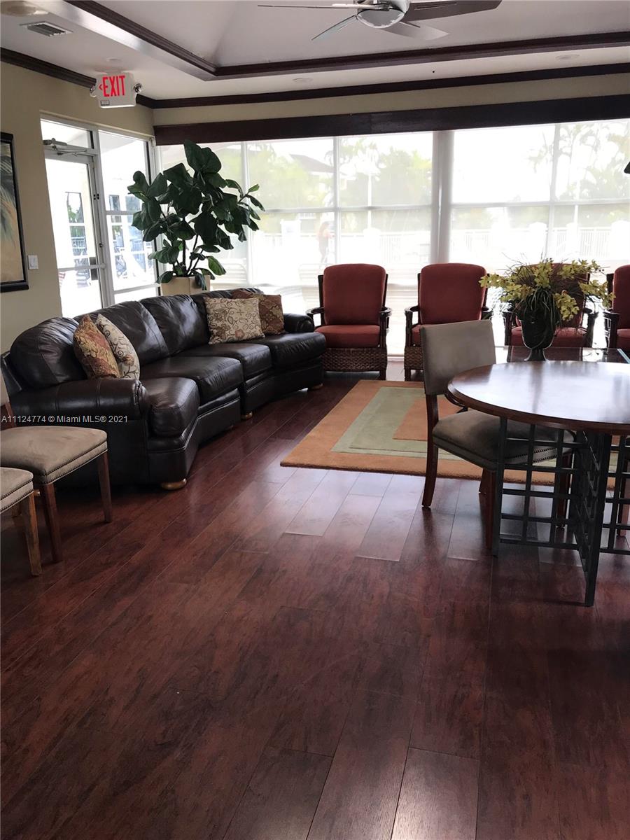 LE CLUB AT OLD CUTLER CON - Residential Lease