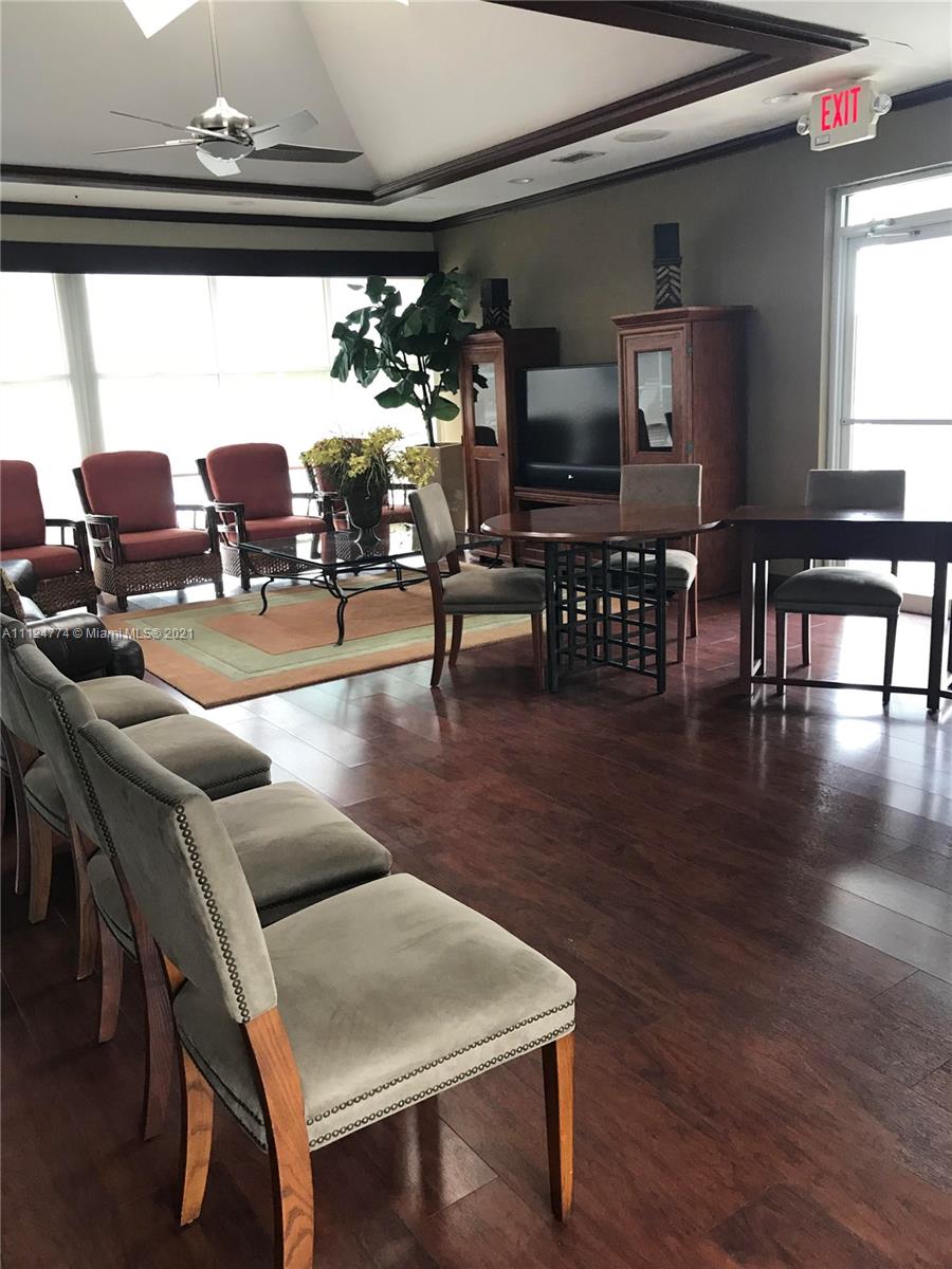 LE CLUB AT OLD CUTLER CON - Residential Lease