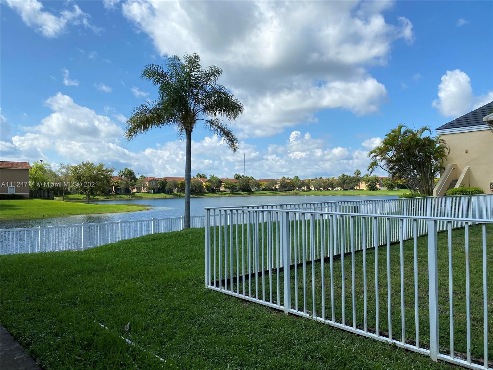 LE CLUB AT OLD CUTLER CON - Residential Lease